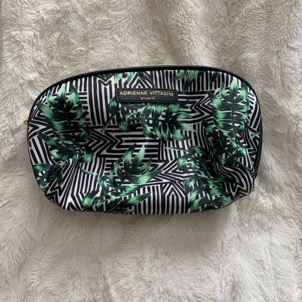 TRAVEL BAG